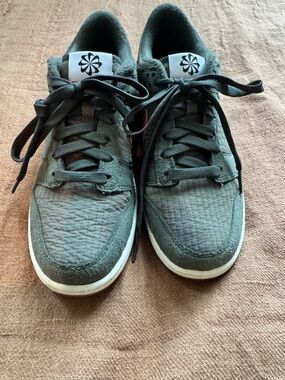 Nike Dunk Low Casual Sneakers - Olive Green